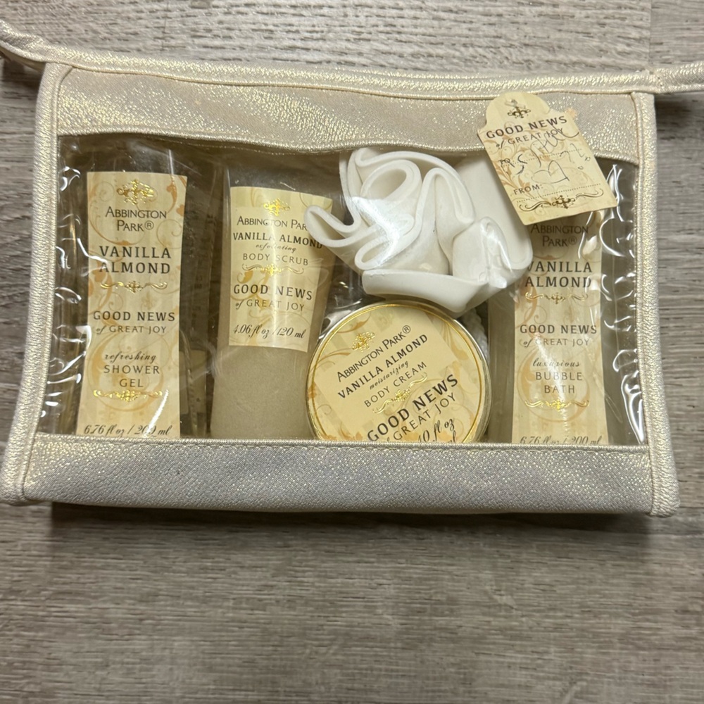 ✨ New Abbington Park Vanilla Almond Bath & Body Gift Set | 6-Piece Spa Bundle